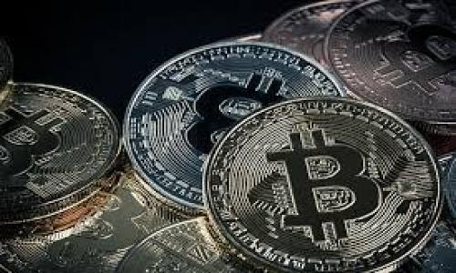 在当今数字化时代，数字钱包已经成为许多人日常生活中不可或缺的一部分。无论是在线购物、转账、还是日常消费，数字钱包都带来了极大的便利。然而，针对“黑户”这个群体（即没有合法身份的个人），很多人好奇：黑户能下数字钱包吗？这个问题的复杂性不仅与法律法规有关，还与各大数字钱包平台的政策息息相关。在这篇文章中，我们将探讨这一话题，分析数字钱包的使用门槛，以及黑户可能面临的挑战。

数字钱包的基本功能和优势

首先，让我们了解一下什么是数字钱包。简单来说，数字钱包是一个可以存储、管理和使用电子货币的应用程序或平台。它的优势显而易见：便捷、安全、快速。在这里，你可以存储信用卡、借记卡信息，进行各类支付。

数字钱包的出现，使我们的购物方式发生了翻天覆地的变化。再也不用在口袋里翻找零钱，也不用担心银行卡丢失的问题。只需要一部智能手机，就能轻松完成支付。

黑户的定义及影响

那么，什么是“黑户”呢？在中国，黑户一般指没有合法身份登记的人群。可能是因为各种原因，他们没有户口、身份证等法定身份证明。在法律层面上，黑户虽然与正式注册的公民相对，但这一群体实际上在生活中同样有需求。那么，黑户能否使用数字钱包？这取决于数字钱包的注册政策。

数字钱包的注册要求

大多数数字钱包应用在注册时，都会要求用户提供一些基本信息，如手机号码、身份证等。这一政策旨在确保用户的身份合规，同时也是为了防范欺诈和洗钱等违法行为。因此，没有身份证的黑户在注册时会遇到阻碍。

不过，部分数字钱包平台也提供了较为宽松的注册政策，允许用户使用手机号码注册。这对于一些黑户来说，可能是一个机会...但这是否足够呢？

使用数字钱包的风险与挑战

对于黑户而言，即使成功注册了数字钱包，仍然面临诸多风险。首先，很多平台对于用户身份的验证相对严格，一旦被查出身份不明，账户可能会被冻结，资金也会遭遇损失...

此外，由于缺乏法律保障，黑户使用数字钱包的行为在某种程度上是非法的，若发生纠纷或问题，几乎无法通过法律手段维权。这使得使用数字钱包的黑户在处理消费时可能会感到无比无奈。

部分解决方案和建议

尽管黑户在使用数字钱包方面面临挑战，但并非没有解决途径。可以考虑以下建议：

ol
    listrong使用朋友的账号：/strong有身份证明的朋友可以代为注册，这样可以在一定程度上降低风险。/li
    listrong寻求法律帮助：/strong了解相关法律政策，有时可能会找到适合自己的解决方案。/li
    listrong使用无身份验证的应用：/strong一些小型支付应用可能不需要严格的身份验证，黑户可以考虑使用这样的工具。/li
/ol

总结

总的来说，黑户能否下数字钱包，并没有一个明确的答案。这与各大应用的政策、法律法规、以及个人情况都息息相关。虽然有一些平台允许使用手机号码注册，但依然存在诸多风险和挑战...

在这样的背景下，黑户们在追求便捷生活的同时，也需要保持谨慎。希望未来能有更多的金融科技创新，能够为黑户群体提供更好的服务，帮助他们融入现代社会。

数字钱包, 黑户, 身份验证, 电子支付/guanjianci  
黑户能下数字钱包吗？探寻数字钱包的使用门槛与挑战